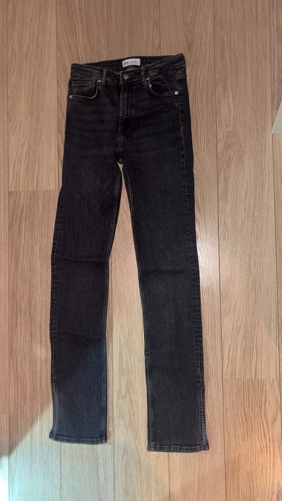 Flairspijkerbroek zara, Kleding | Dames, Ophalen of Verzenden, Zo goed als nieuw, Zwart, W30 - W32 (confectie 38/40)