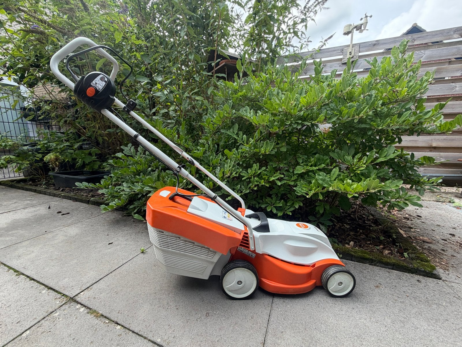 Stihl RMA 235 Accu Grasmaaier + AK10 accu, Tuin en Terras, Ophalen, Cirkelmaaier, Accu-grasmaaier, Zo goed als nieuw