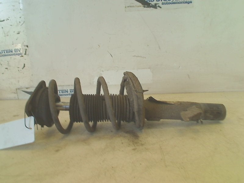 Veerpoot Links Voor Volvo V40 (MV) (2012-03/2016-12), Auto-onderdelen, Gebruikt, Siegburger Straße 229, Köln 50679, , Duitsland
