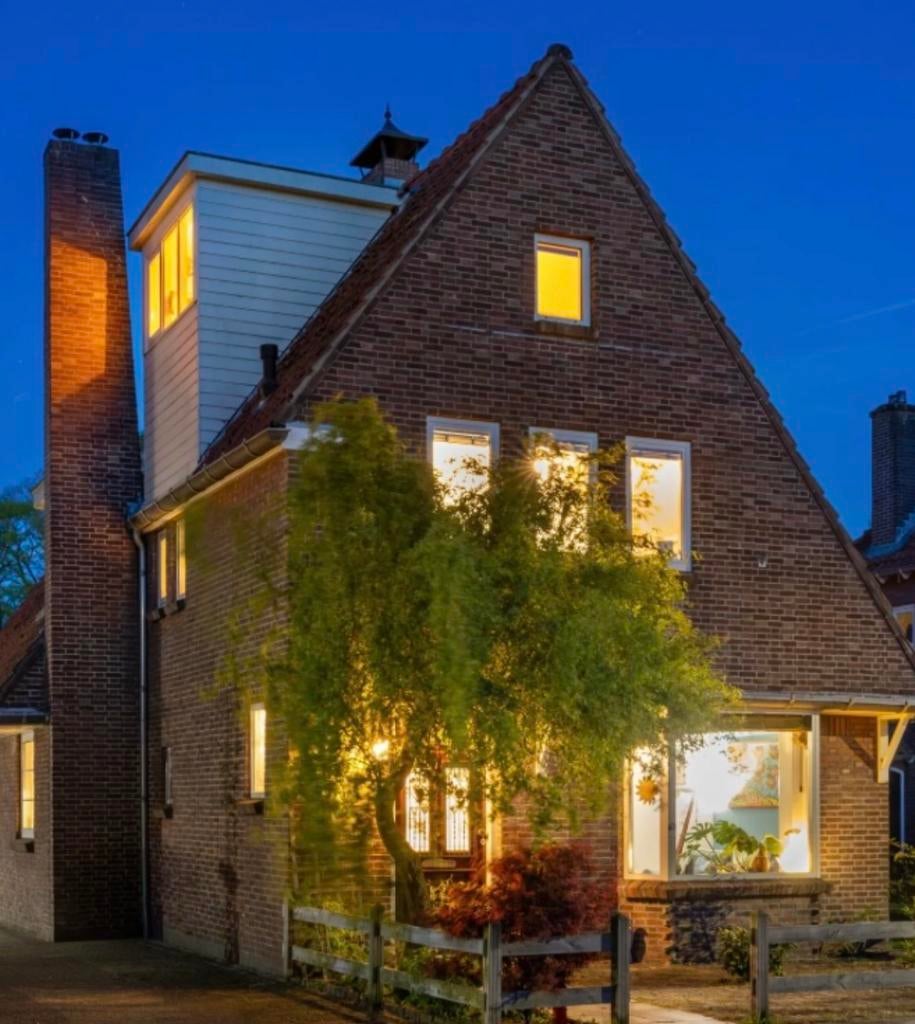 Fantastisch vrijstaand huis te koop met riante garage, Huizen en Kamers, Huizen te koop, 200 tot 500 m², 112 m², Almelo, 6 kamers