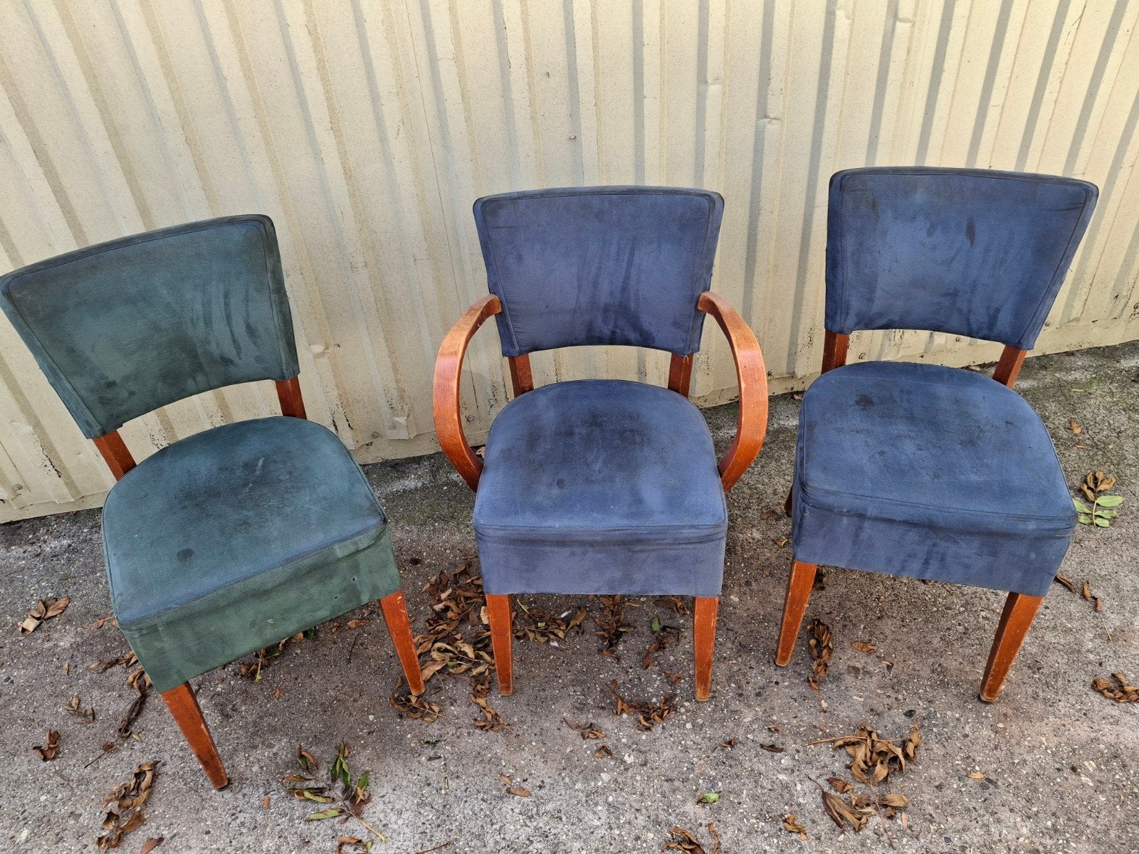 Stoelen voormalig Nonnen Klooster 22 stuks Prijs is per stuk, Ophalen, Gebruikt, Blauw, Vijf, Zes of meer stoelen