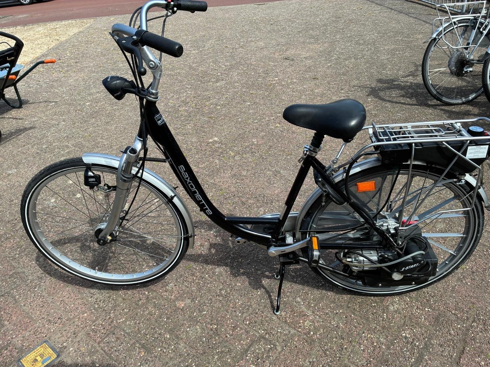 Saxonette fiets met motor - Nieuwstaat, altijd in schuur, Fietsen en Brommers, Elektrische fietsen, Ophalen, Zo goed als nieuw