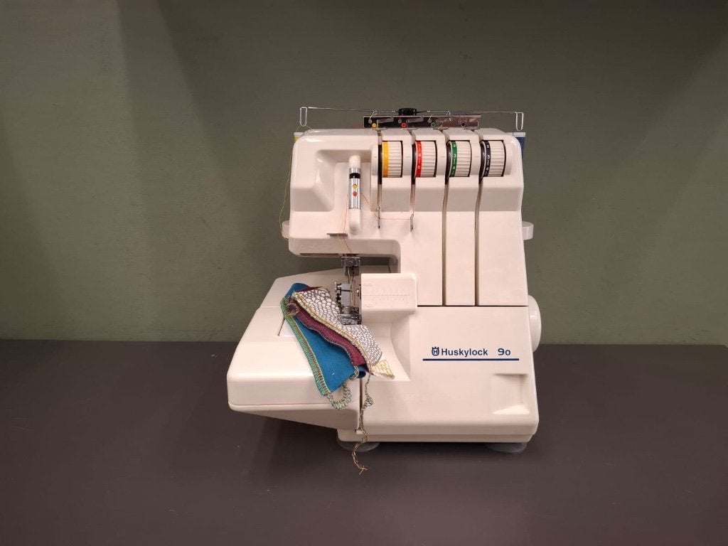 Huskylock 90, Ophalen of Verzenden, Zo goed als nieuw, Lockmachine, Husqvarna