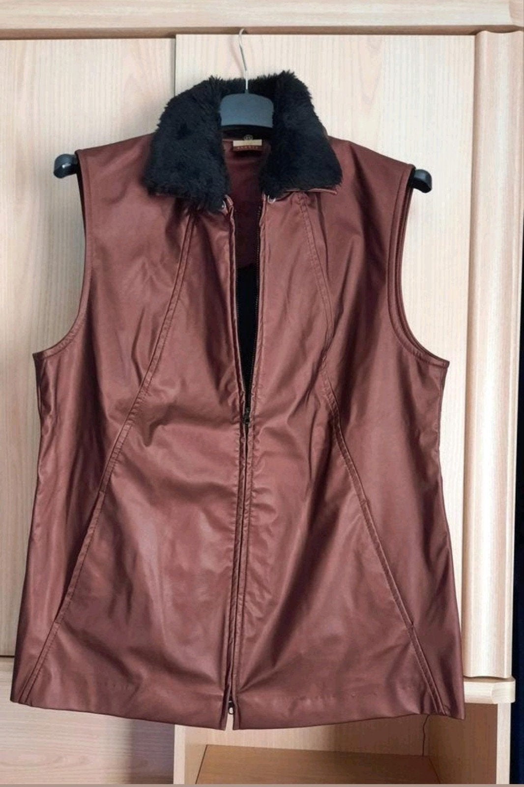 Leuke bodywarmer, Tru Sports, Ophalen of Verzenden, Zo goed als nieuw, Rood