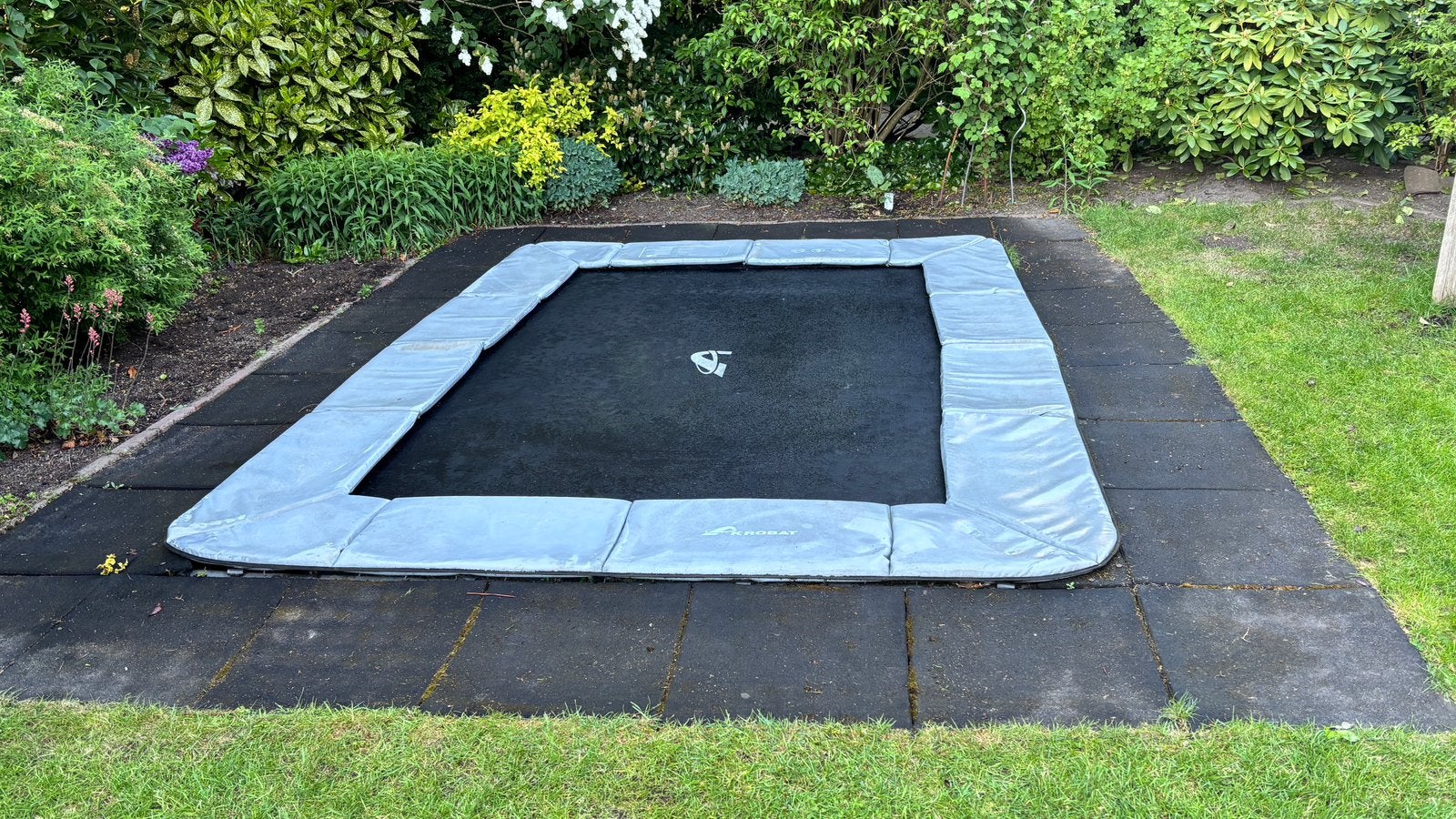 Trampoline 335x244 laag bij de grond, Kinderen en Baby's, Speelgoed | Buiten | Trampolines, Ophalen, Gebruikt