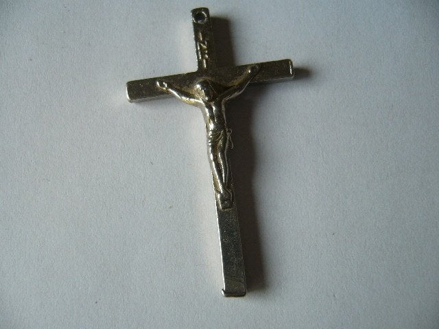 KETTINGHANGER  KRUISJE MET JEZUS   ITALIE, Verzenden, Overige materialen, Hanger