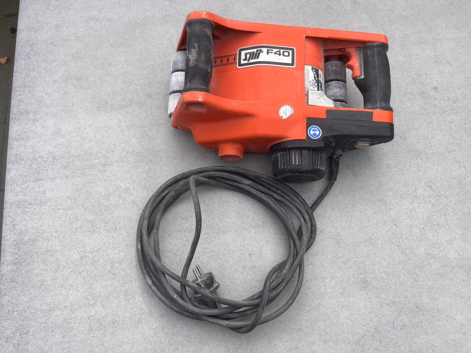Spit F40 sleuvenfrees / muurfrees 1050W + diverse frezen, Ophalen, Zo goed als nieuw, 1200 watt of meer, 30 tot 70 mm