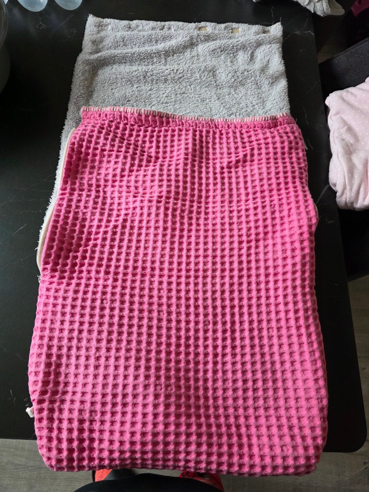 4 Voetenzak/wikkeldeken grijs met roze wafelstof, Ophalen of Verzenden, Gebruikt