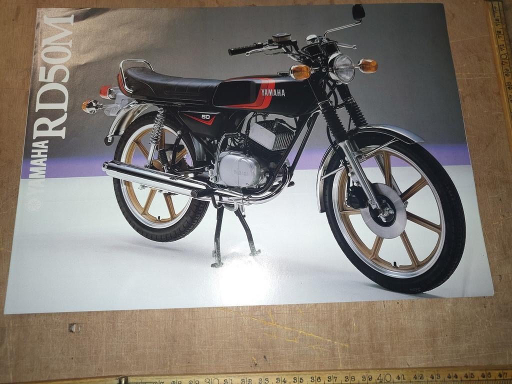 Brochure Yamaha Rd50 M, Fietsen en Brommers, Ophalen of Verzenden, Zo goed als nieuw