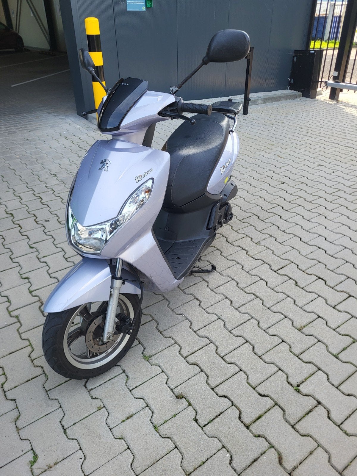 peugeot kisbee brom 2014, Fietsen en Brommers, Ophalen, Gebruikt, M.overkleeft1968@outlook.com, Maximaal 45 km/u