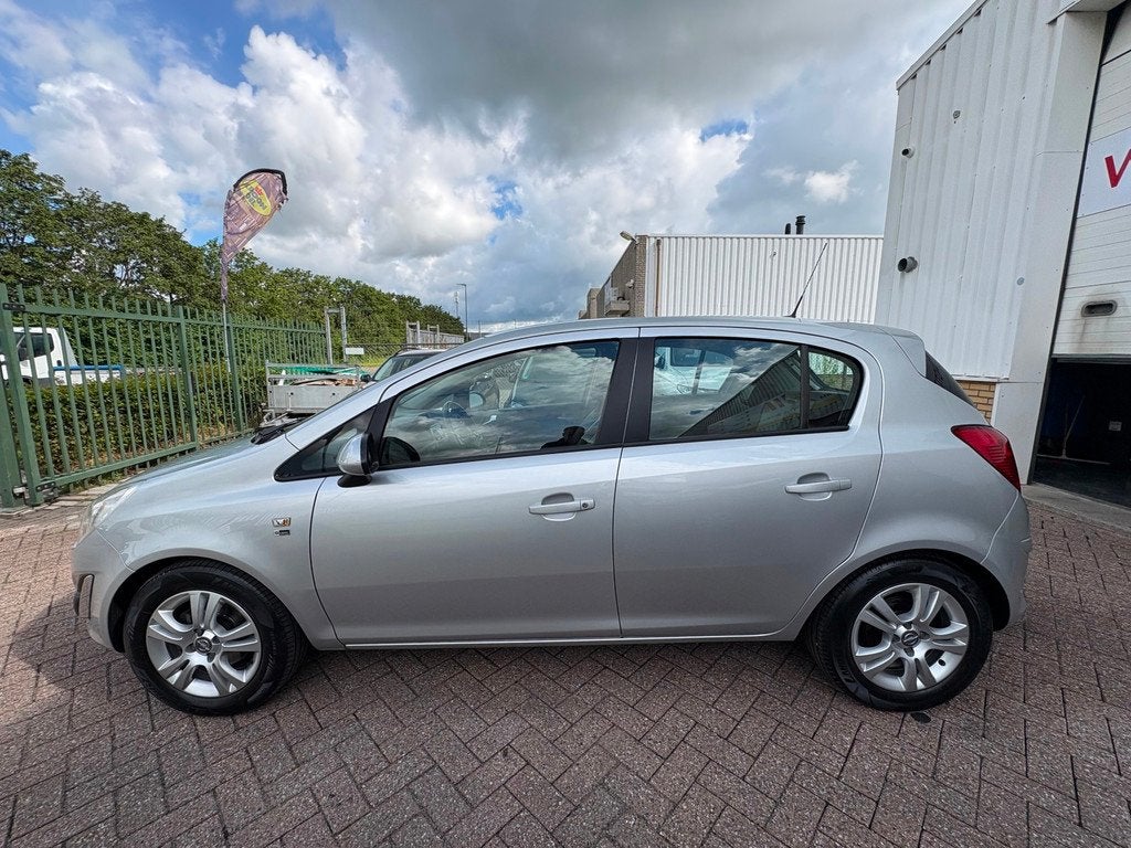 Opel Corsa 1.2-16V Design Edition AIRCO NAVI, Auto's, Opel, Voorwielaandrijving, Euro 5, Gebruikt, 4 cilinders
