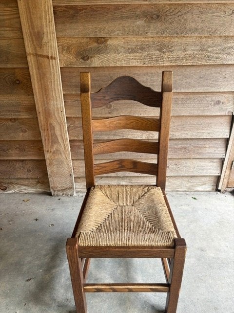 Vintage massief eiken eetkamerstoel met rieten zitting, Ophalen, Gebruikt, Bruin, Hout