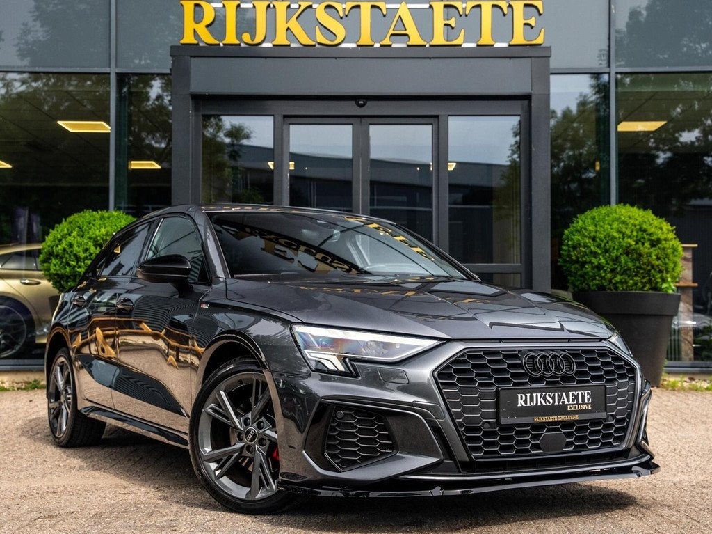 Audi A3 Sportback 40 TFSI e 3x S-LINE|MATRIX|ALCANT.|S3 LOOK, Auto's, Audi, 4 cilinders, 1535 kg, Plug-in hybride, 71 km/l