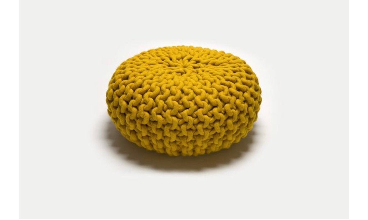 Christien Meindertsma Urchin Pouf Medium - Thomas Eyck, Antiek en Kunst, Textiel, Handgemaakt, Overige typen, Geel