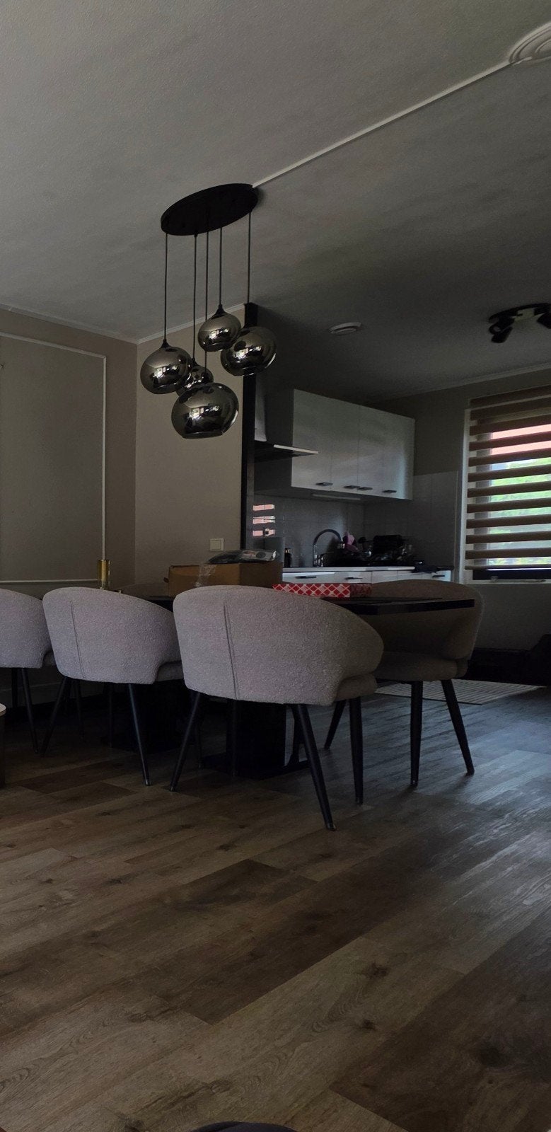 Moderne hanglamp met 5 glazen bollen, Ophalen, E27 (groot), Zo goed als nieuw, Glas