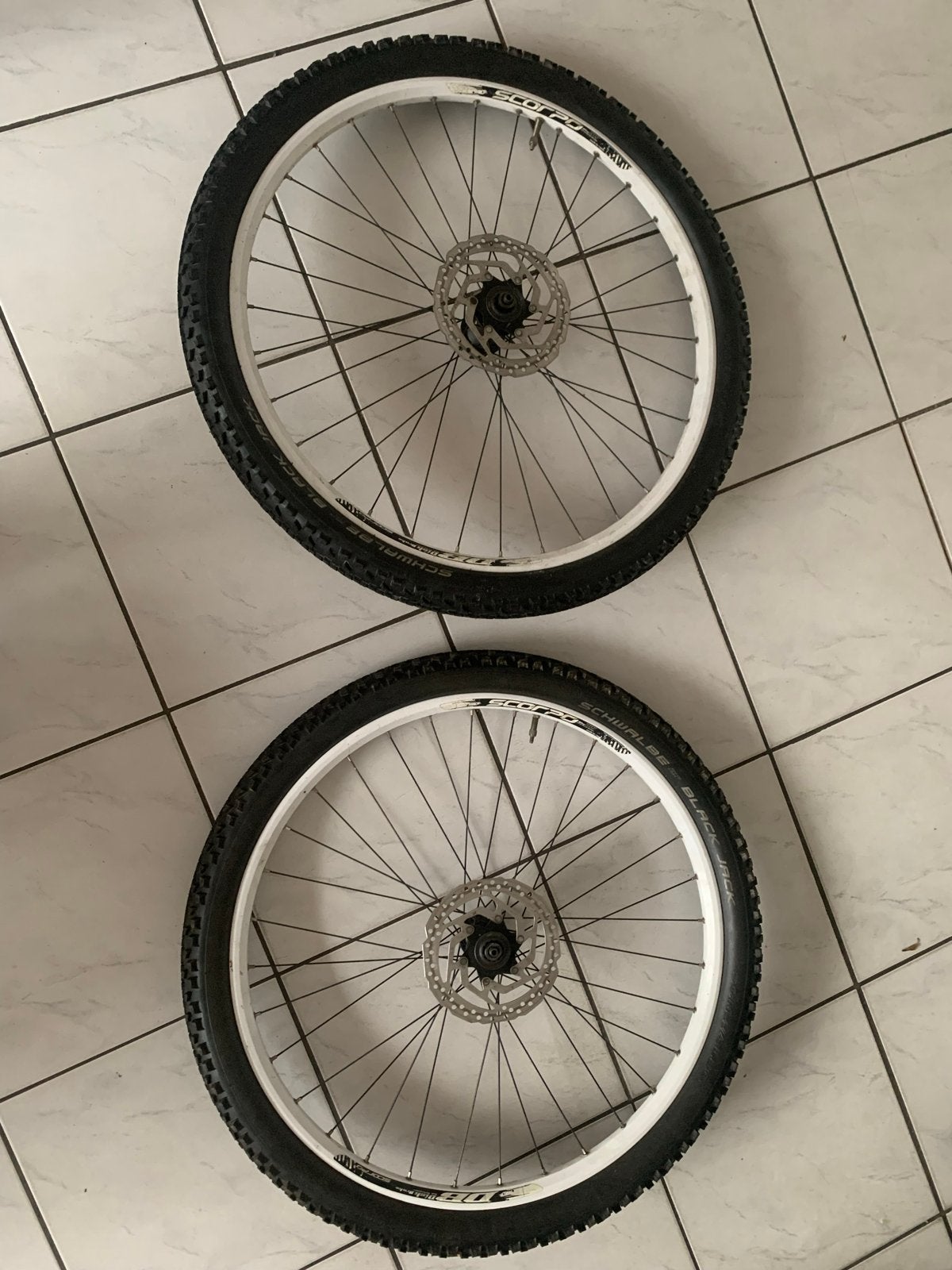 26”er Voor- en achterwiel met Schwalbe Black Jack banden, Gebruikt, Mountainbike, Rubber, Ophalen
