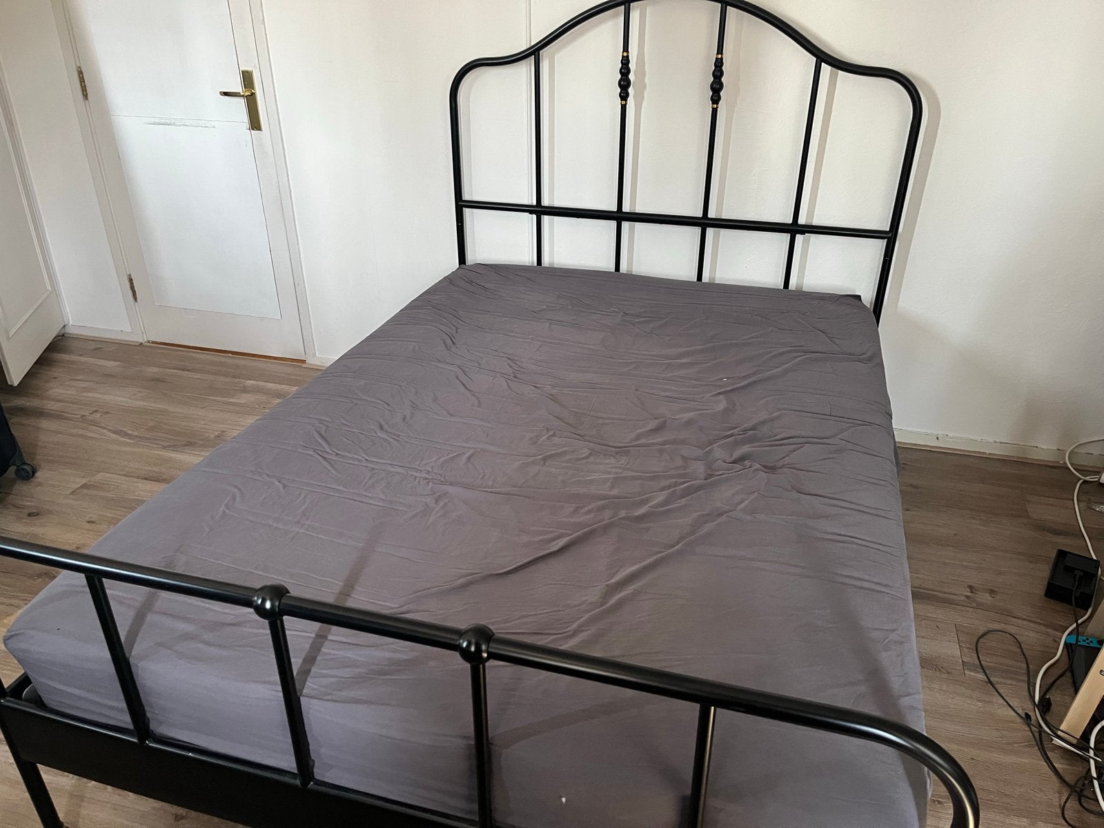 IKEA SAGSTUA tweepersoonsbedframe 140x200 cm, zwart metaal, Ophalen, Gebruikt, Zwart, Tweepersoons