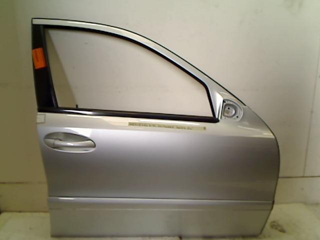 Portier Rechts Voor Mercedes-Benz E (W211) (2003-03/2008-12), Gebruikt, Mercedes-Benz AG, Mercedes-Benz, Mercedesstraße 120, Stuttgart 70372, , Duitsland