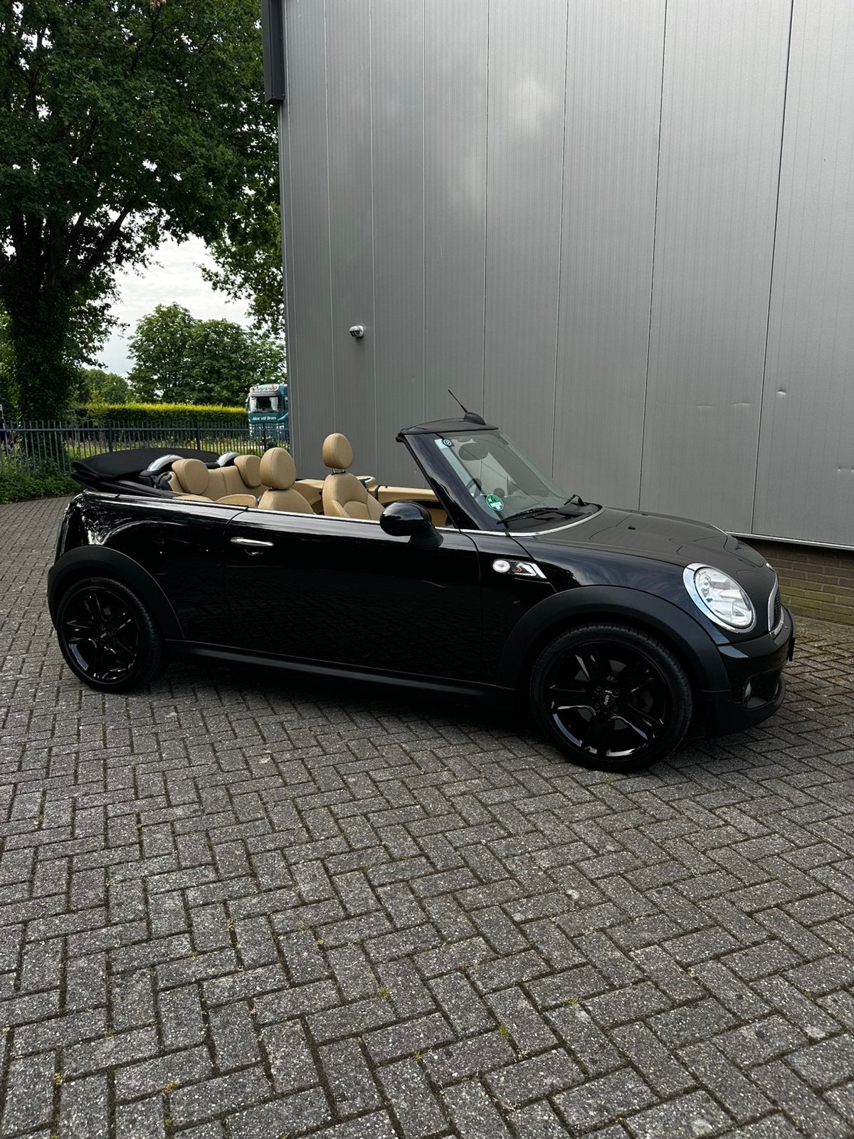 Mini 1.6 Cooper S Cabrio 2010 Zeer mooi!!!, Auto's, Mini, Beige, 4 cilinders, Cabriolet, 4 stoelen