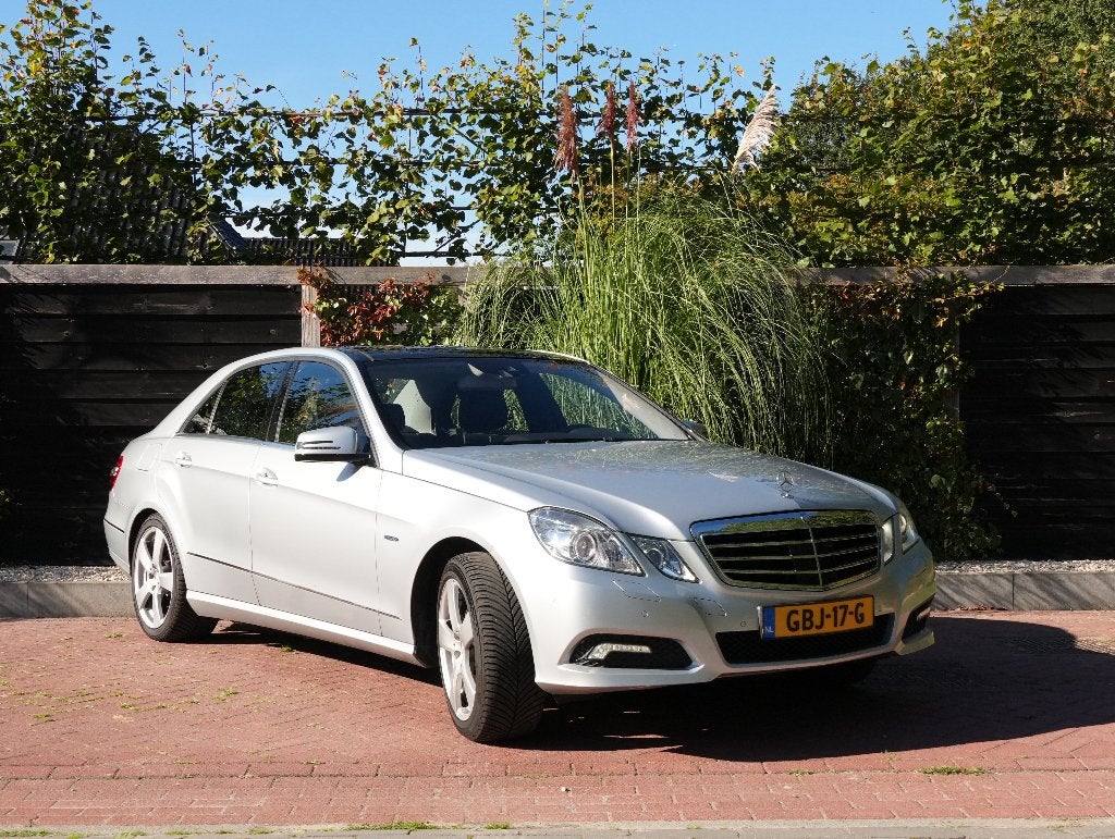 Mercedes-Benz E350 Avantgarde Vol opties Youngtimer BTW auto, Auto's, Automaat, Dealer onderhouden, Achterwielaandrijving, Zwart