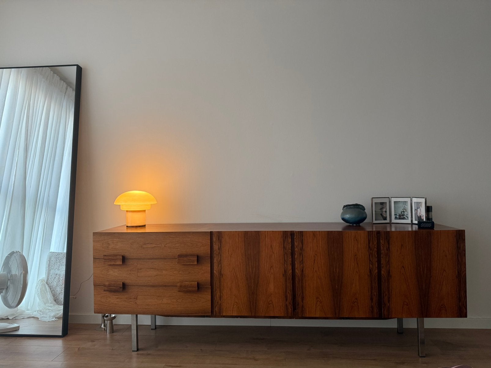 Vintage midcentury sideboard 60s, Met deur(en), Midcentury modern, Zo goed als nieuw, 200 cm of meer