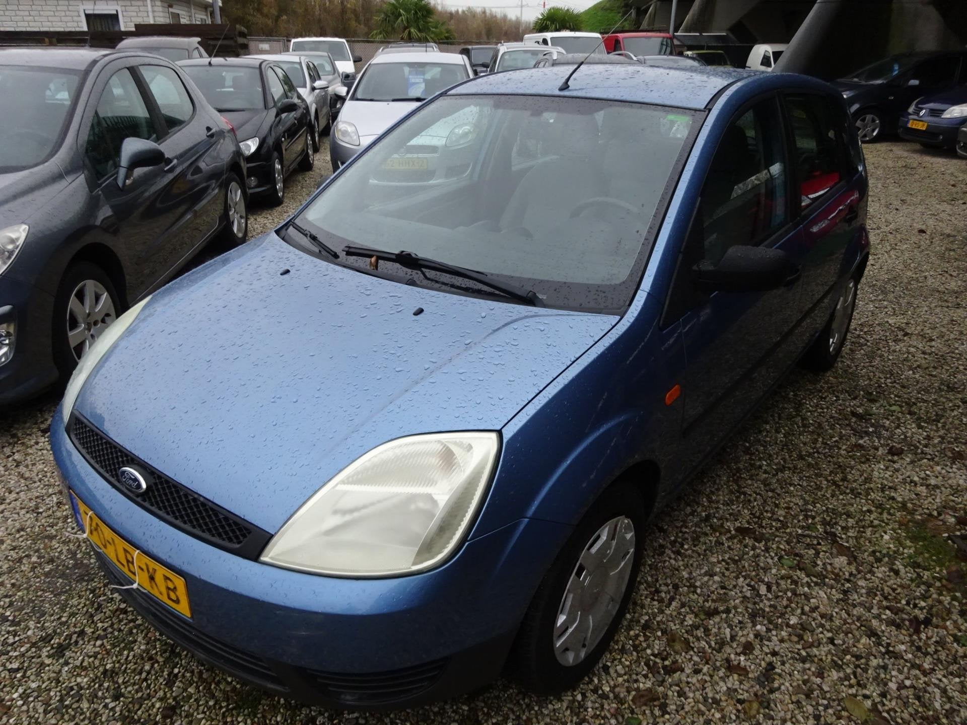 Ford Fiesta 1.3 Ambiente stuurbekr electr ramen, Auto's, 1299 cc, 4 cilinders, Blauw, 49 €/maand