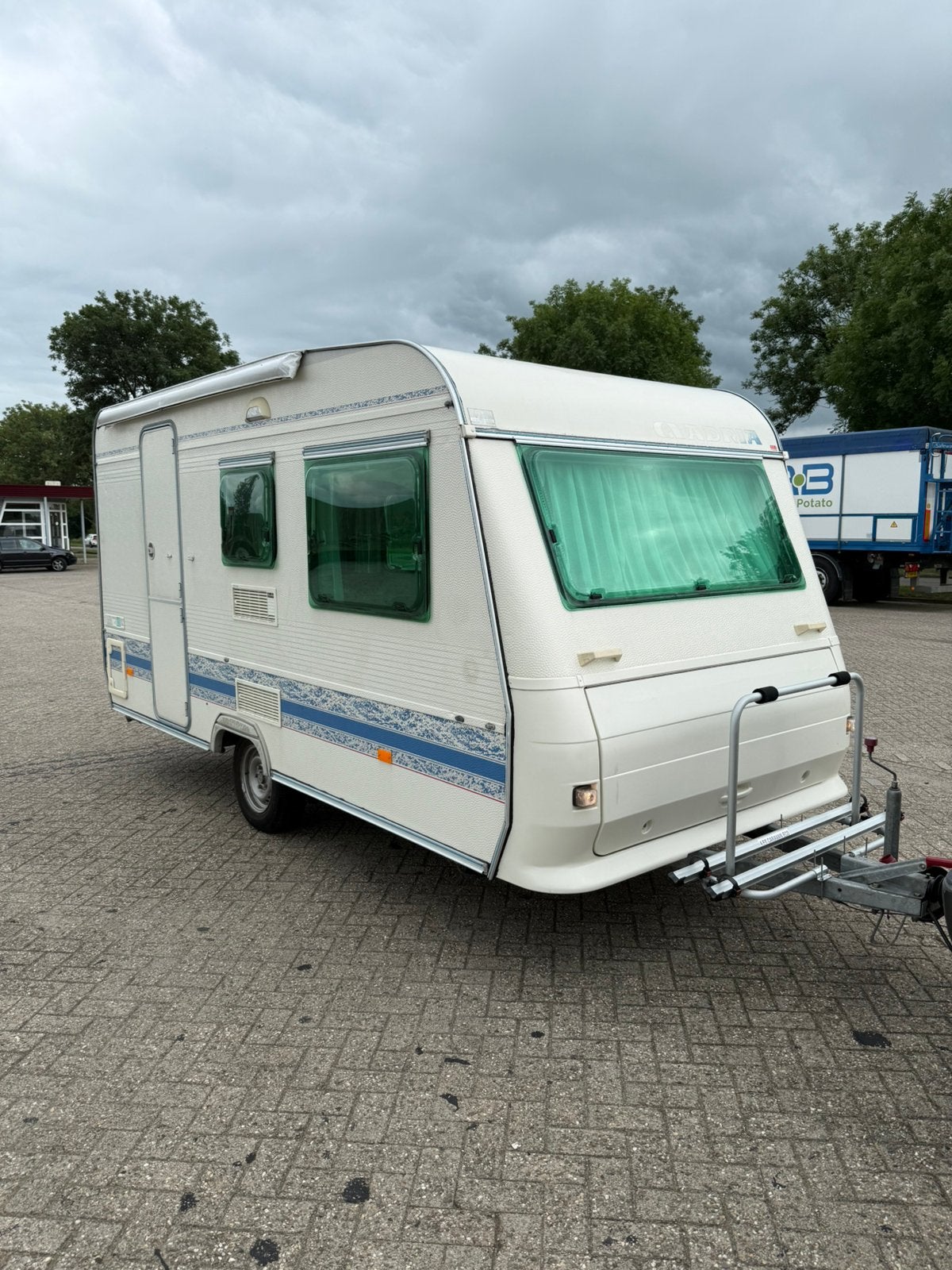 Adria 390 DS 4 persoons !, Vast bed, Bedrijf, Treinzit, 750 - 1000 kg