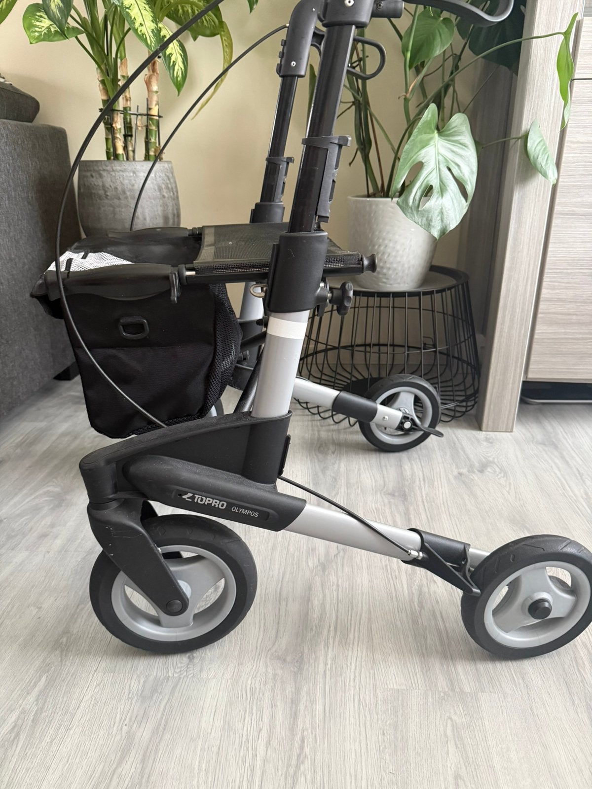 Te koop: Topro Olympos Rollator – zo goed als nieuw, Ophalen, Zo goed als nieuw