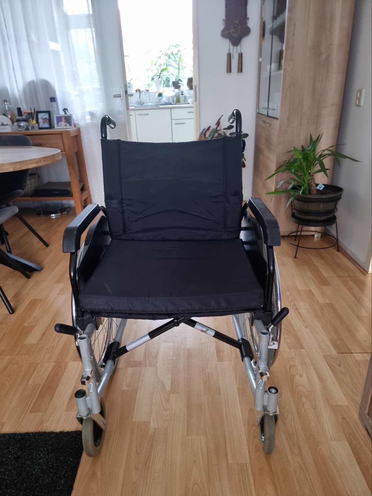 Opvouwbare rolstoel / nette staat, Ophalen, Duwrolstoel
