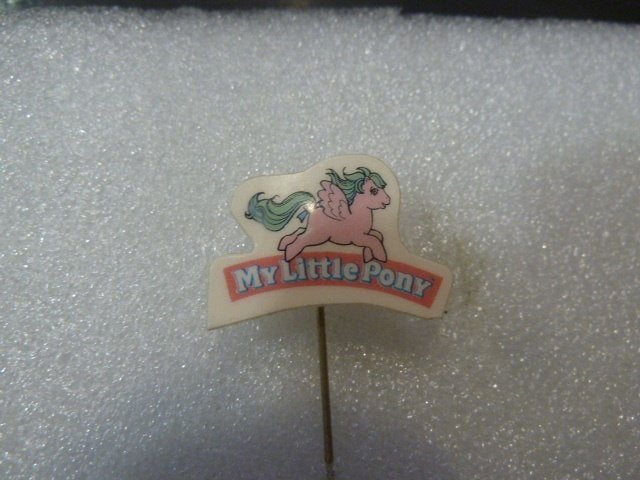 Vintage My Little Pony Speldje Pin - Roze Pony met Vleugels, Ophalen of Verzenden, Gebruikt, Figuurtje, Speldje of Pin