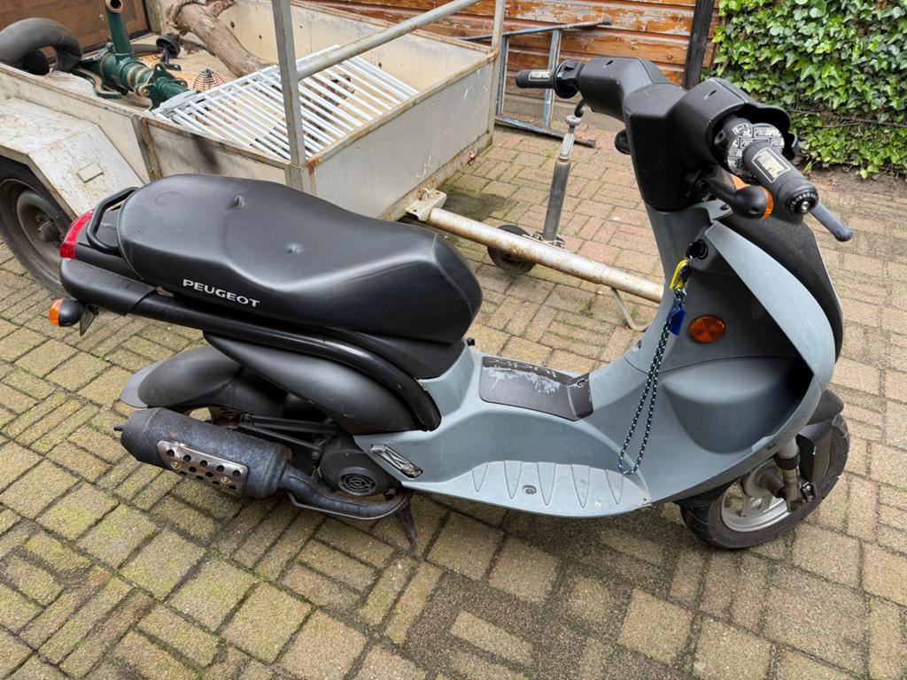 Peugeot Ludix 2-takt - Opknapper, Fietsen en Brommers, Brommers | Peugeot, Ophalen, Gebruikt, Overige modellen, Maximaal 45 km/u