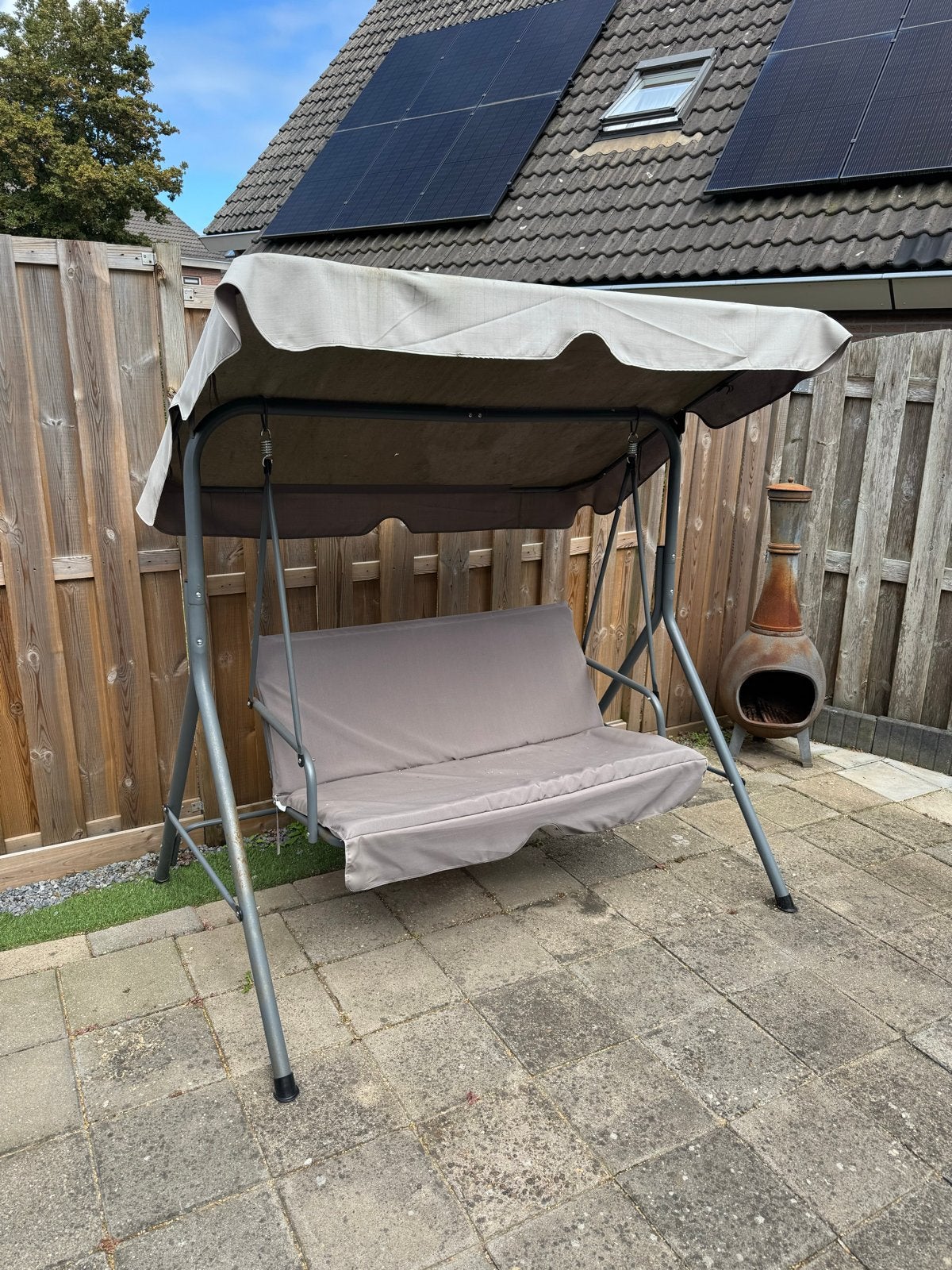 Gratis af te halen: Comfortabele schommelbank voor de tuin, Tuin en Terras, Tuinbanken, Ophalen, Gebruikt, Metaal, Schommelbank