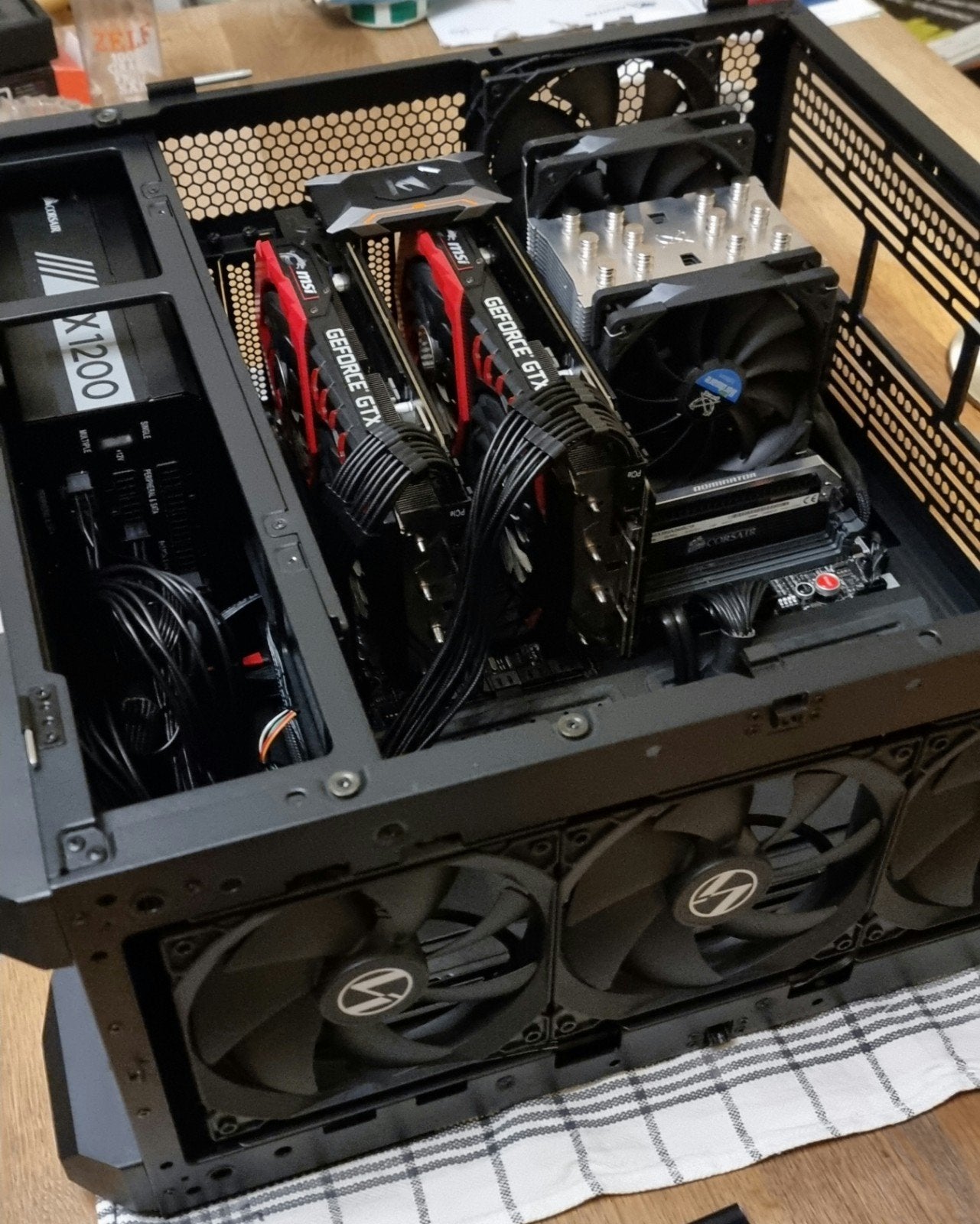 ZELDZAME X79 BUILD  Rampage IV Black Ed. • 1680v2, Ophalen