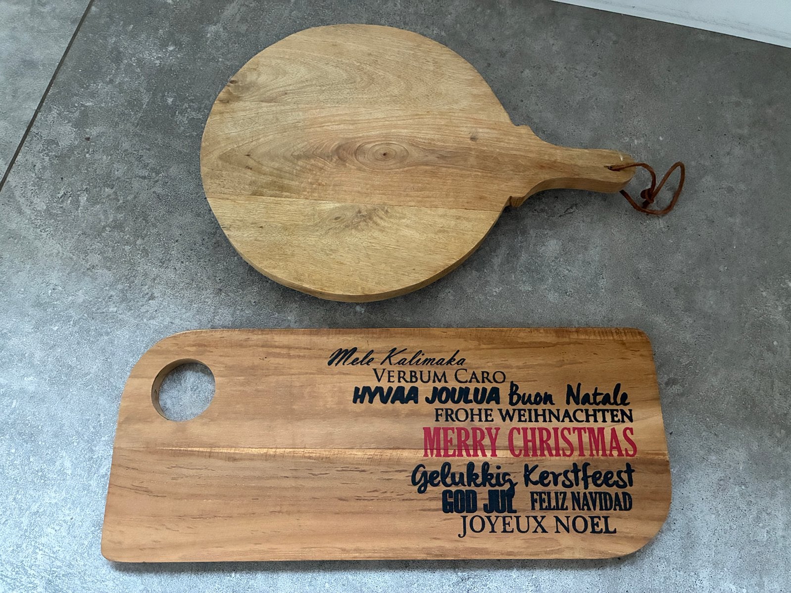 Tapasplank borrelplank hout Kerstmis rond 2 stuks ZGAN!, Hout, Snij-/serveerplank, Ophalen of Verzenden, Zo goed als nieuw