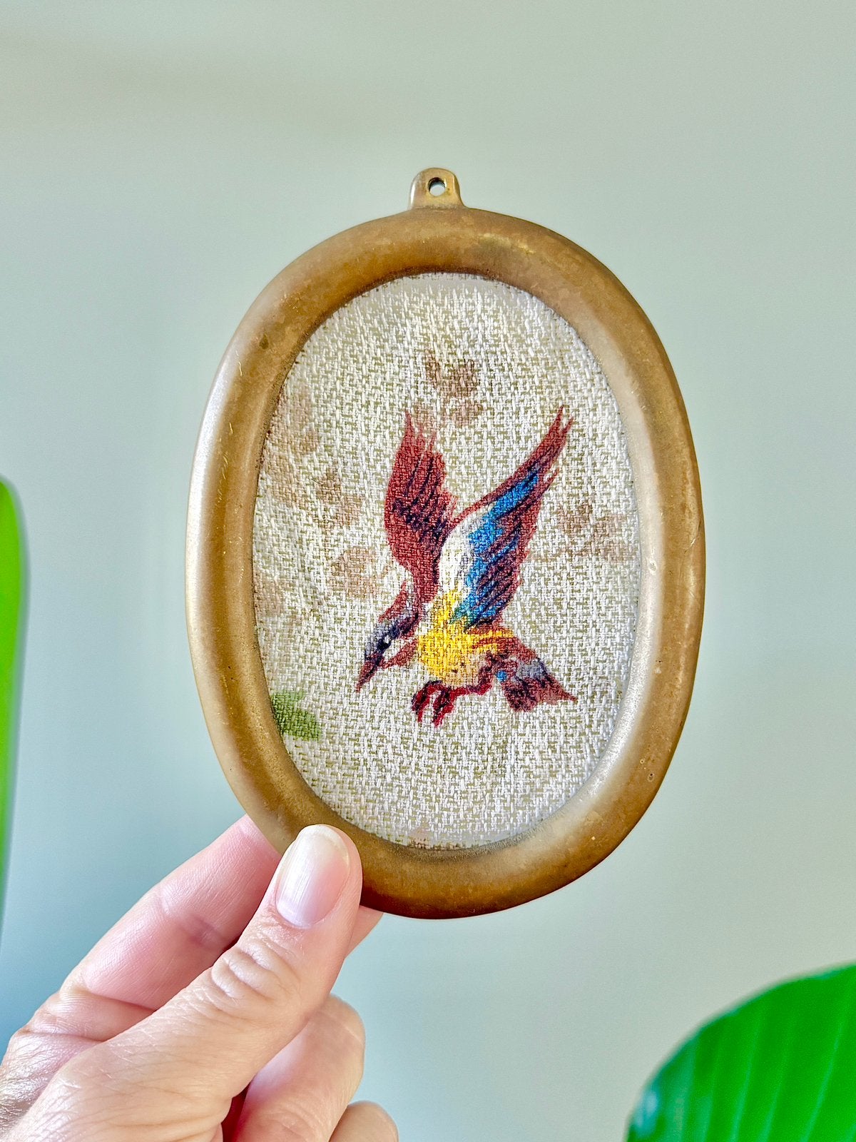 Vintage messing lijstje wanddecoratie vogel prentje stofje, Ophalen of Verzenden, Gebruikt