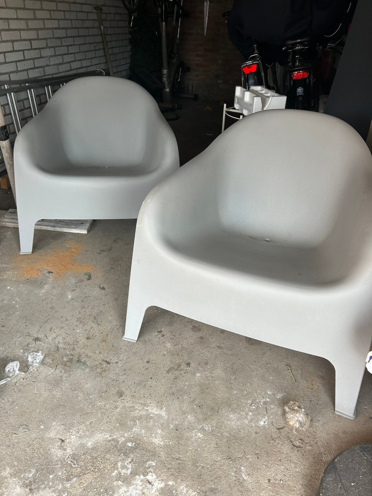 IKEA SKARPÖ fauteuil, buiten (2 stuks) grijs, Ophalen, Kunststof, Gebruikt, 75 tot 100 cm
