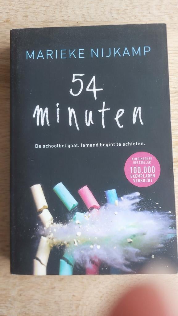54 minuten - door Marieke Nijkamp, Ophalen of Verzenden, Zo goed als nieuw