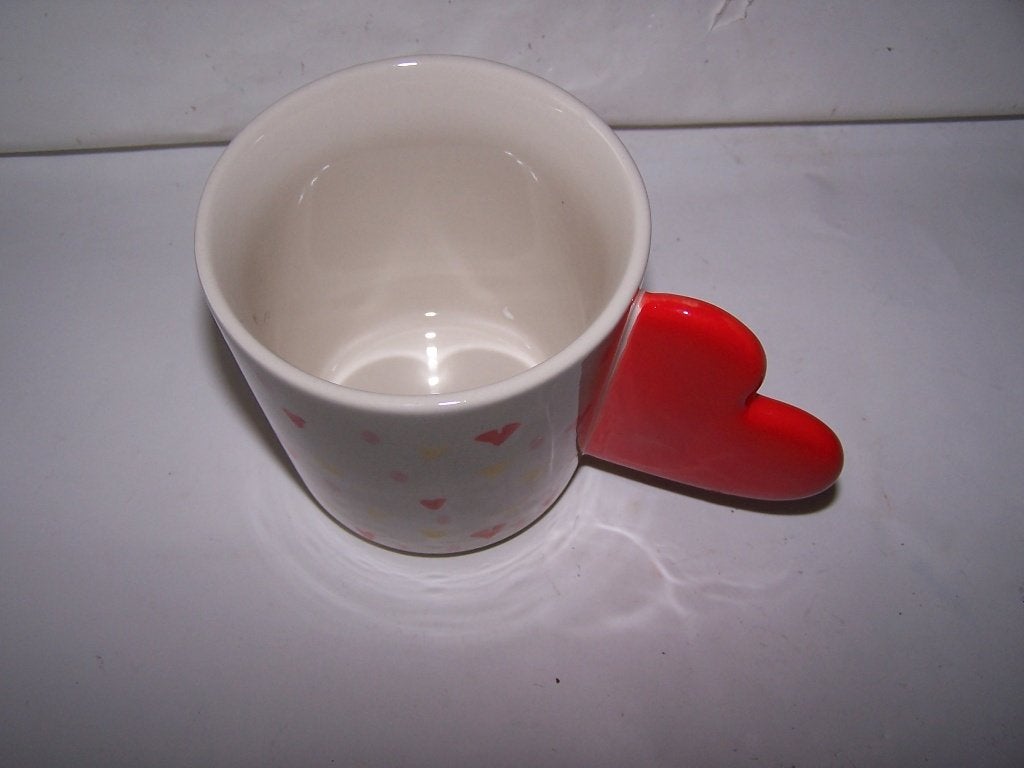 Hartjes mok- hoogte 9 cm. Zie foto's., Ophalen of Verzenden, Zo goed als nieuw, Bord(en), Overige stijlen