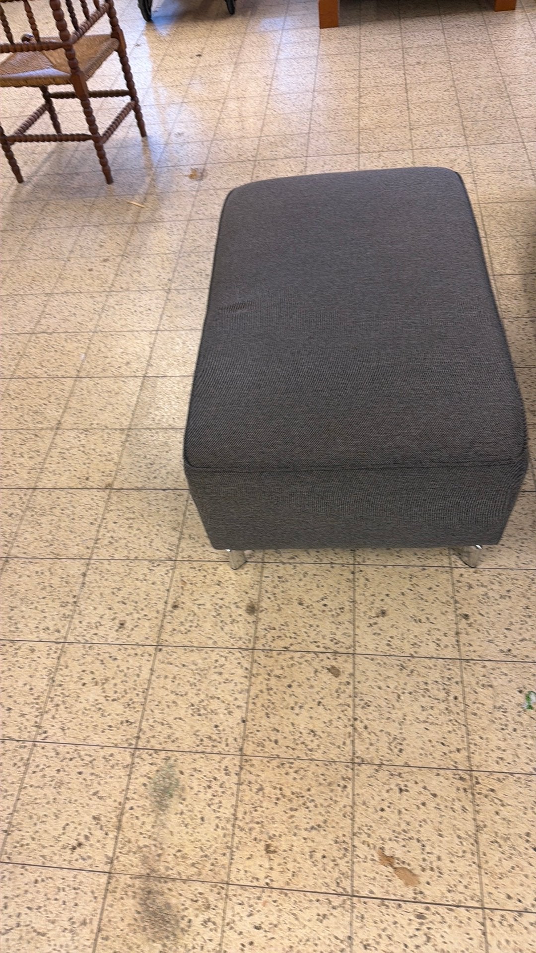 Moderne grijze bank met poef, Ophalen, ., ., Stof