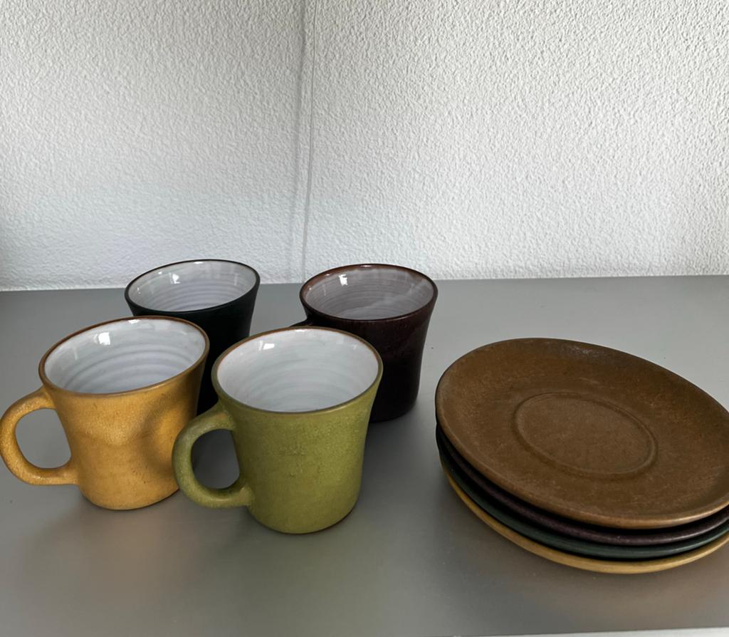 Vintage mokka kopjes van keramist Lucie Q Bakker, Antiek en Kunst, Antiek | Keramiek en Aardewerk, Ophalen of Verzenden
