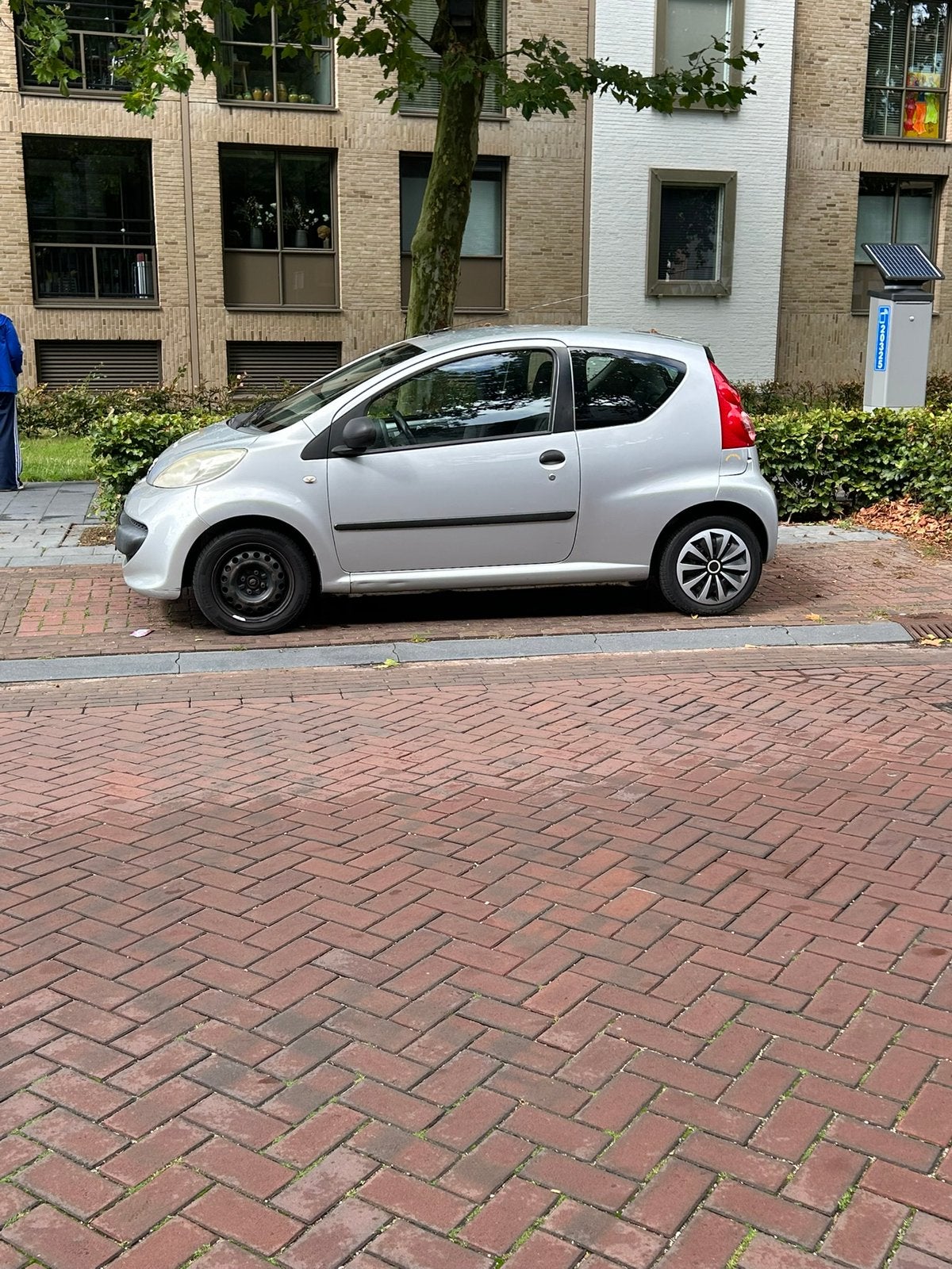 Peugeot 107 1.0 12V 3DR 2007 Grijs, Voorwielaandrijving, Zwart, 765 kg, 4 stoelen