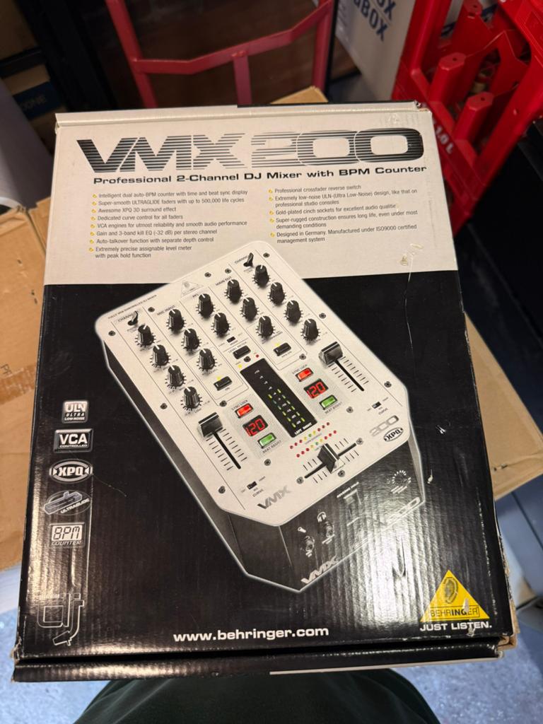 Behringer VMX200 Professionele 2-Kanaals DJ Mixer, Ophalen, Zo goed als nieuw, Dj-set, Behringer