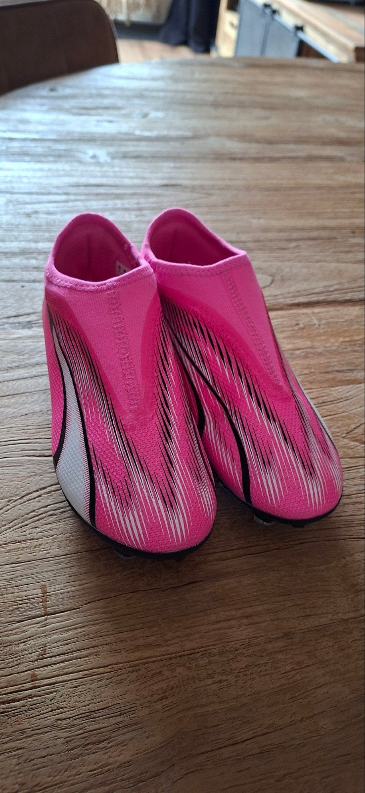 Puma Ultra Voetbalschoenen Roze Maat 33 Nieuw, Ophalen, Nieuw, Schoenen