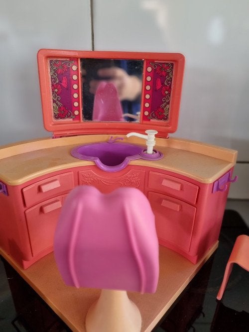 barbie beauty salon 1983, Kinderen en Baby's, Speelgoed | Poppen, Ophalen of Verzenden, 'T Olde Gre-j, Info@toldegrej.nl, Endepoelstraat 20f Didam