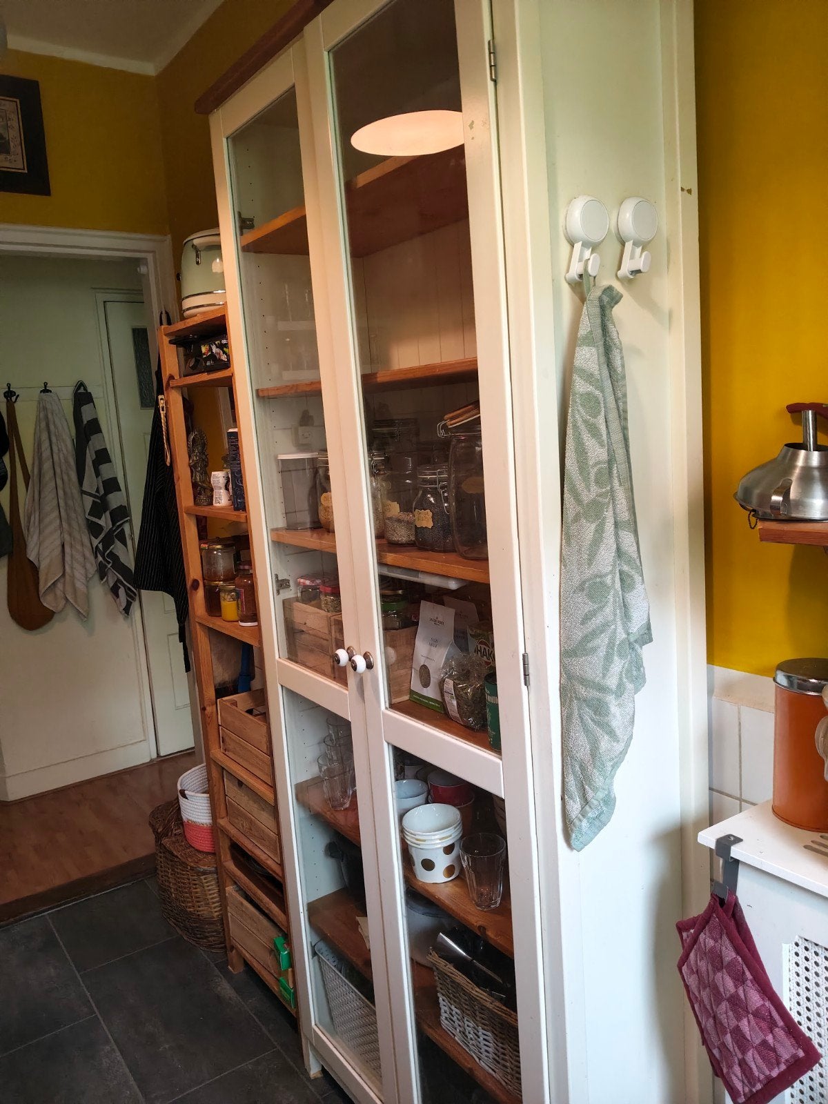 Gratis vitrinekast, Huis en Inrichting, Ophalen, Gebruikt, 50 tot 100 cm, 150 tot 200 cm