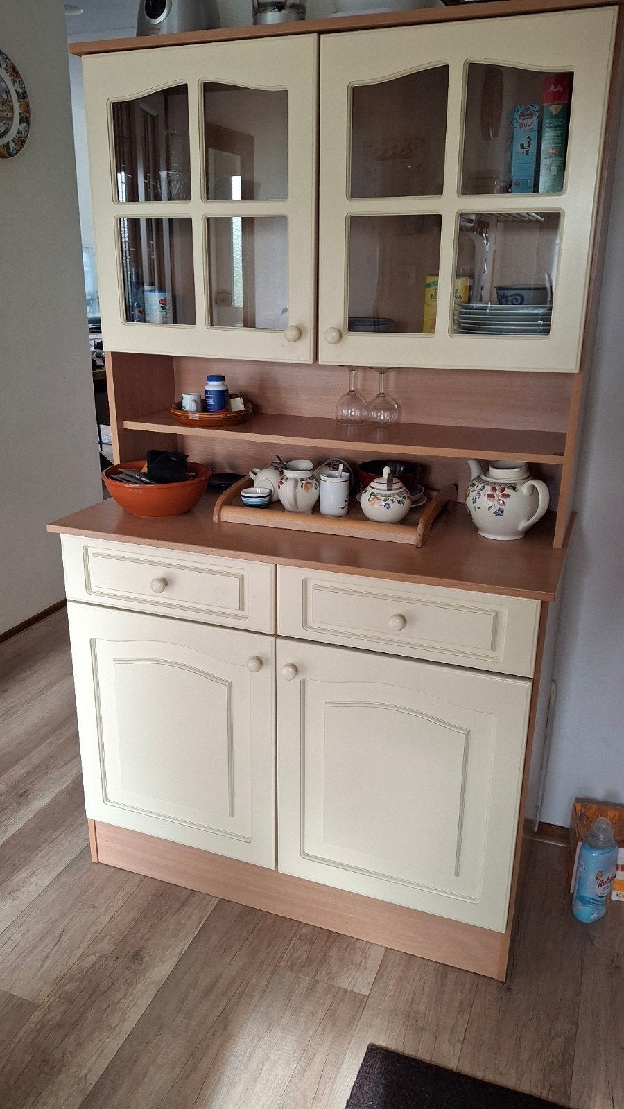 Buffetkast met vitrine en lades - Crème/Hout, Gebruikt, 100 tot 150 cm, Met lade(s), Overige houtsoorten