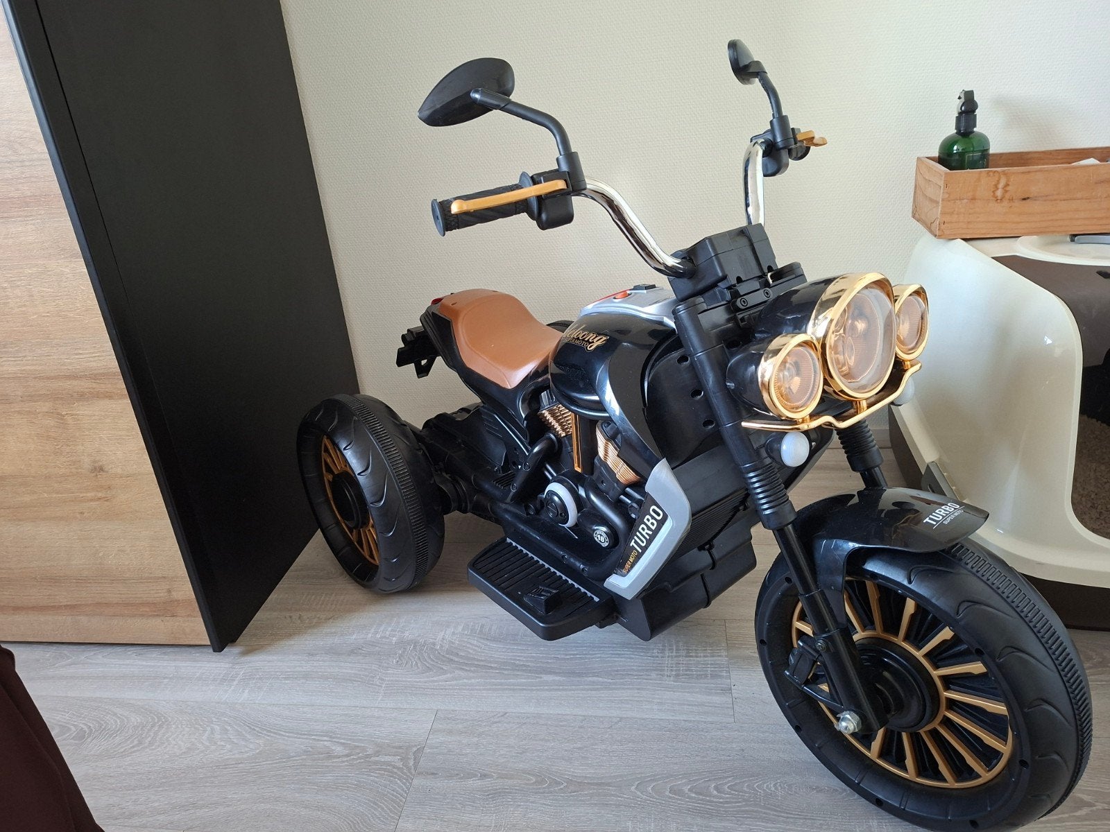 Elektrische Kindermotor - Zwart met Goud, Kinderen en Baby's, Gebruikt