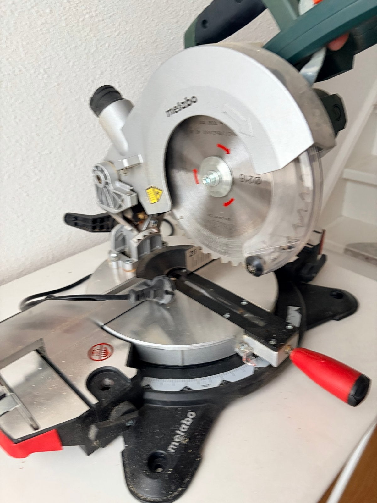 Metabo Afkortzaag KS 216 M Lasercut - Zo goed als nieuw, Ophalen, Zo goed als nieuw, Afkortzaag, 30 tot 70 mm