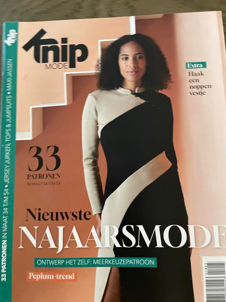 Knipmode magazine - nr 10 2025, Hobby en Vrije tijd, Kledingpatronen, Overige typen, Vrouw, Nieuw, Ophalen of Verzenden
