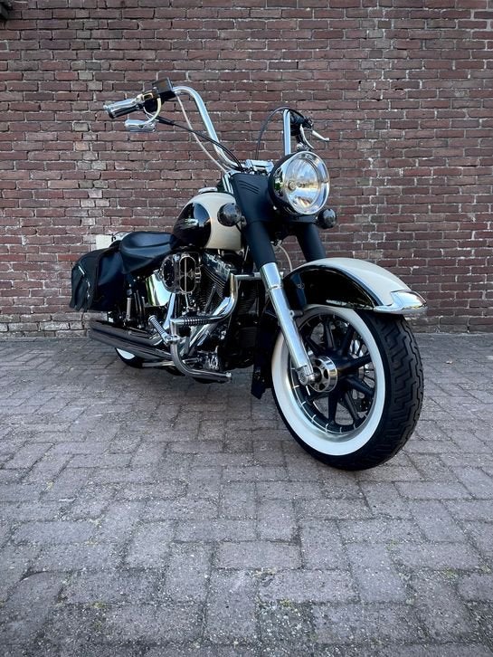 HARLEY-DAVIDSON HARLEY DAVIDSON FLSTC HERITAGE UNIEKE STAAT!, HARLEY-DAVIDSON, Chopper, Bedrijf, Onbekend